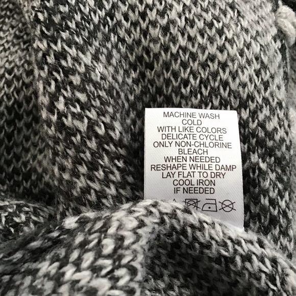 ADRIENNE VITTADINI
Long Sleeve Cardigan with Fringe Trim and Patch Pockets Large - Picture 8 of 9